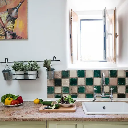 Blossom Terrace Apartment *